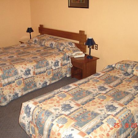 Chillán Hotel Alicante الغرفة الصورة